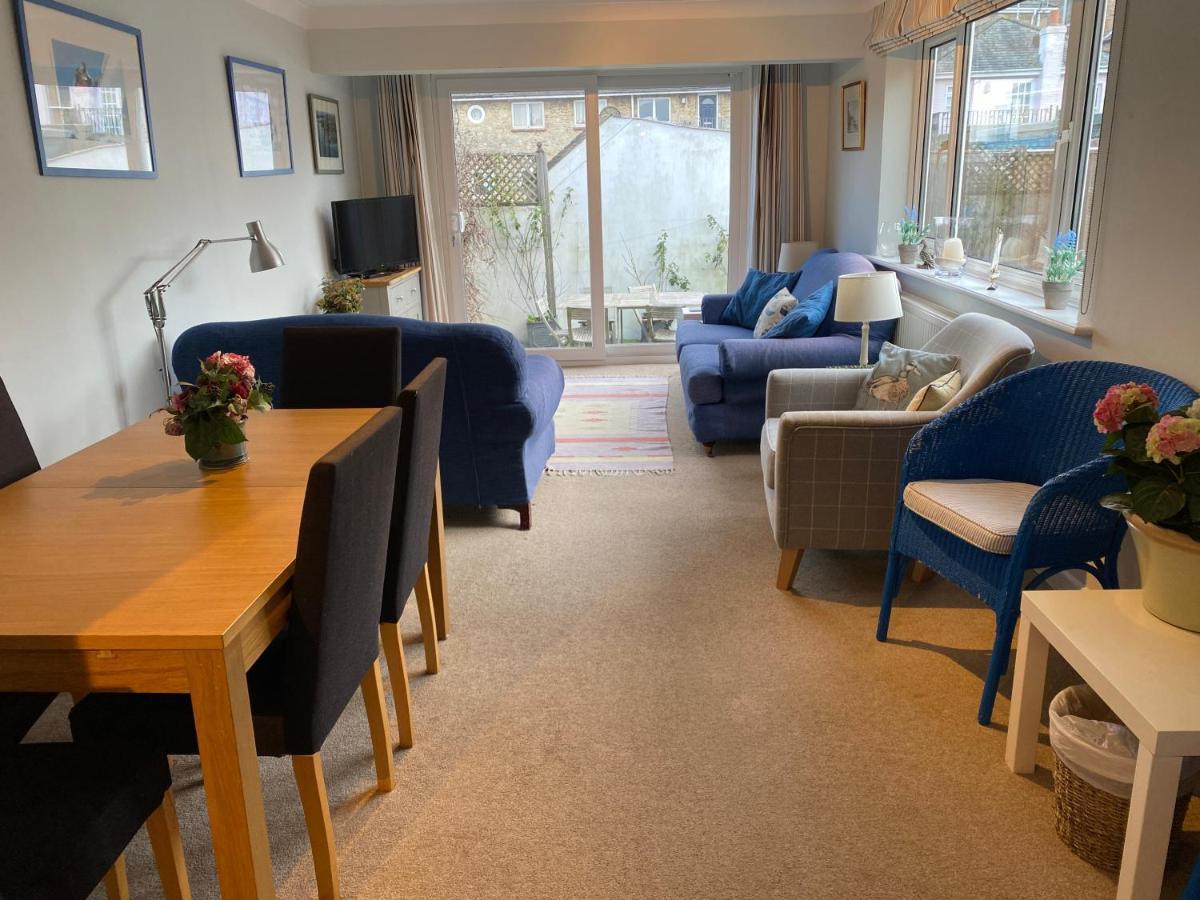 Trafalgar, Lovely Ground Floor Flat With Outside Patio Garden, Minutes Walk To Seafront Seaview Bagian luar foto